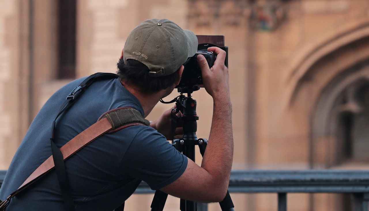 Dlaczego pełnoklatkowy aparat to klucz do profesjonalnej fotografii?