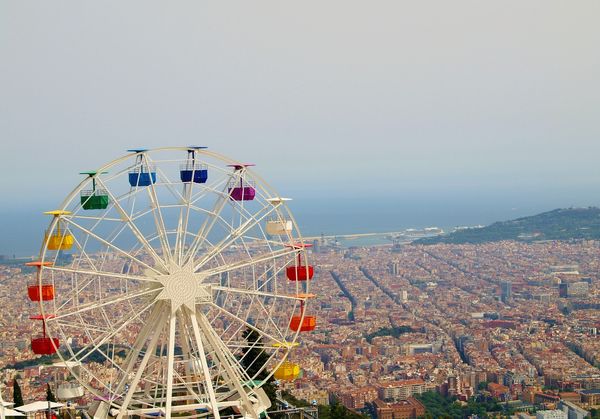 Dlaczego warto odwiedzić Barcelonę?